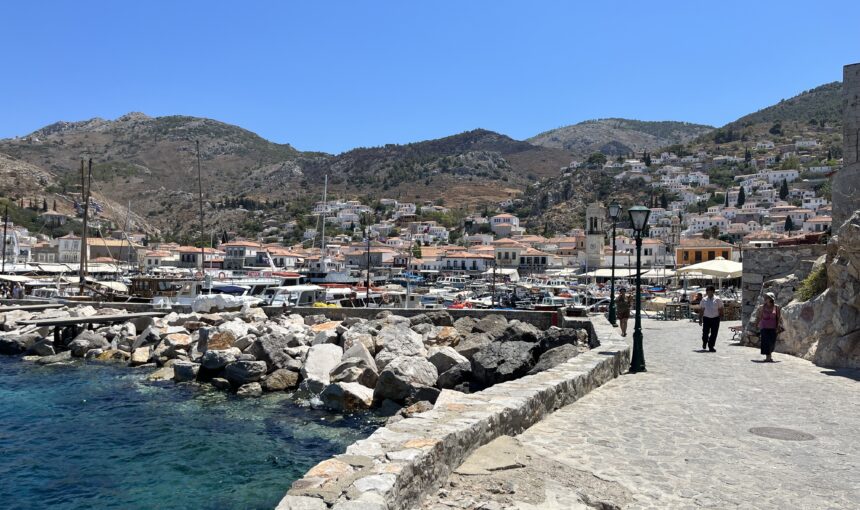 Hydra, the lordly island of senses