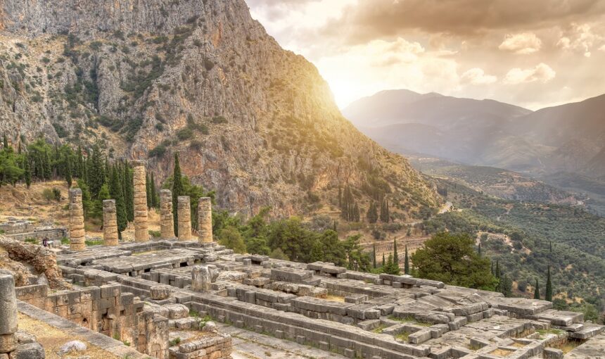 Delphi oracle & swimming Delphic riviera